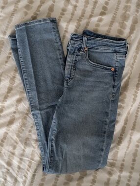 Medium Light Blue Skinny/Straight Jeans